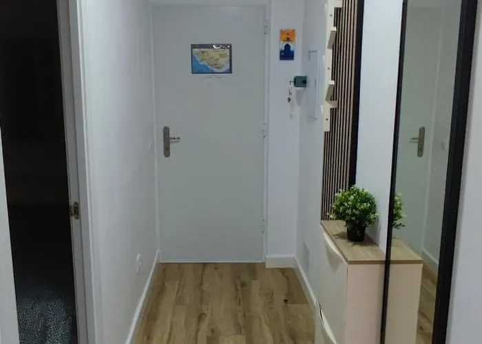 Calle Carril De La Fuente * كونيل ذي لا فرونتيرا